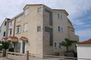 Гостиница Apartments by the sea Mandre, Pag - 6537  Колан